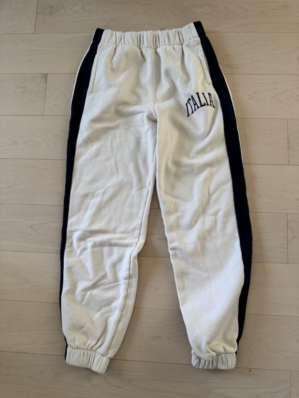 Hollister Cream High-Rise Sweatpants with Navy Logo